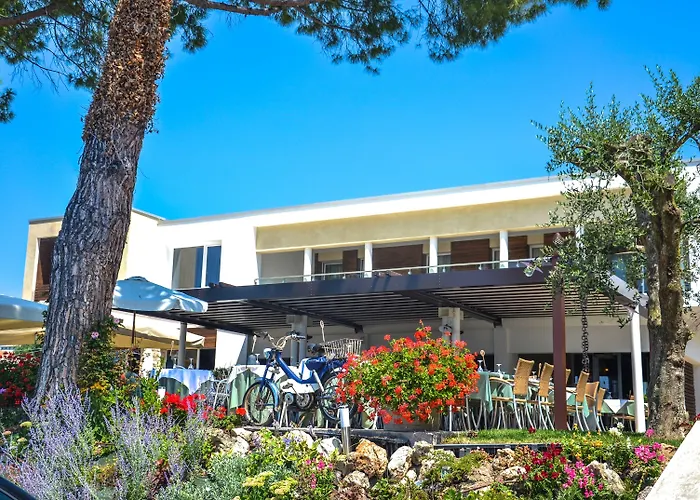 Maximilian ホテル 3*