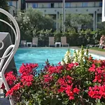 Maximilian Hotel