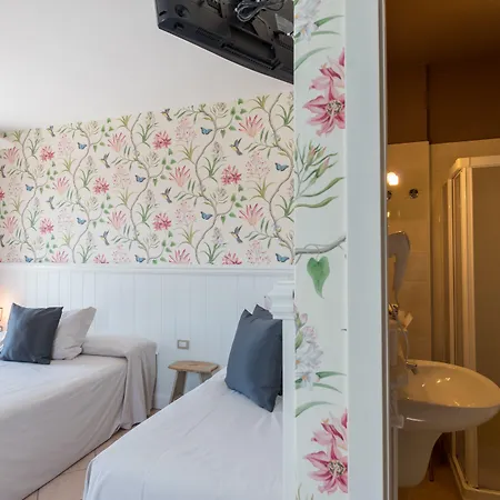 Maximilian Hotel
