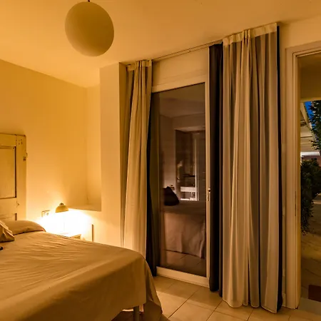 Отель Maximilian