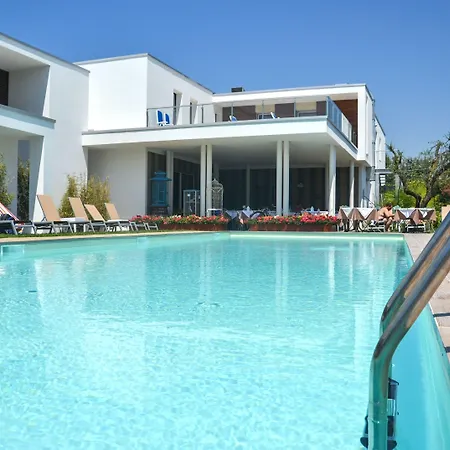 Maximilian Bardolino