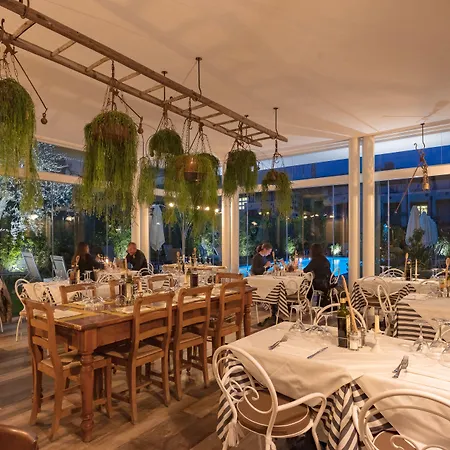 Maximilian Hotel 3*