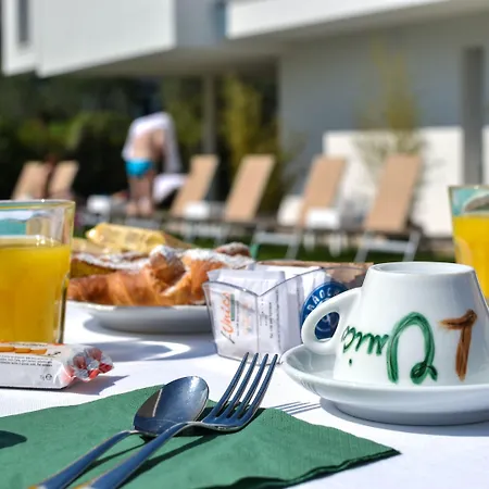 Maximilian Отель