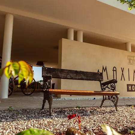 Maximilian 3* Bardolino