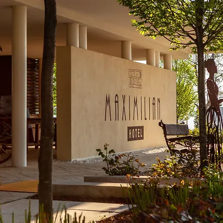 Отель Maximilian