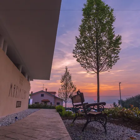 Maximilian Отель