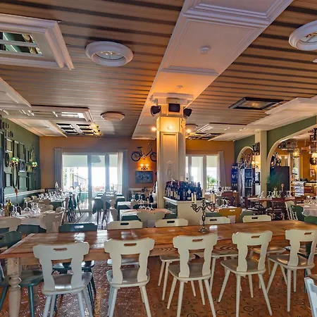 Maximilian Hotel