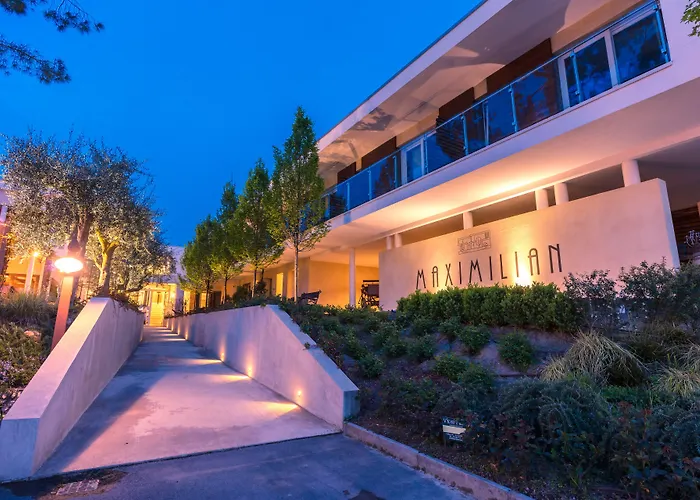 Maximilian 3*